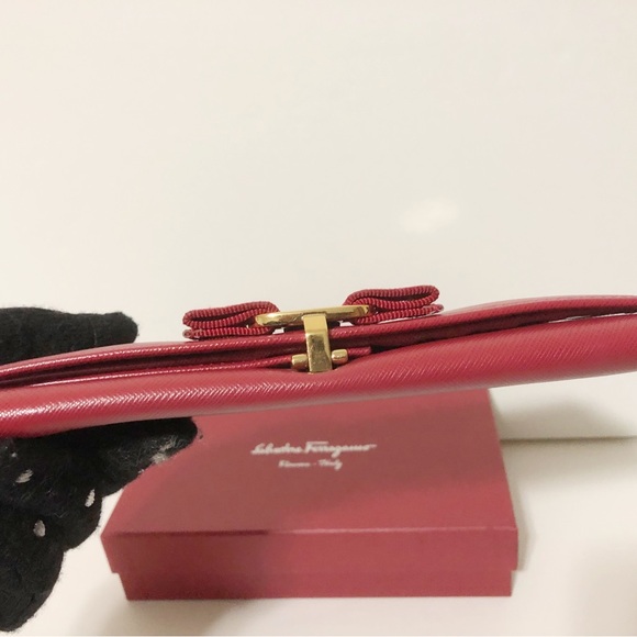 Authentic Salvatore Ferragamo Red Colour Leather Long Wallet Purse - Picture 4 of 15